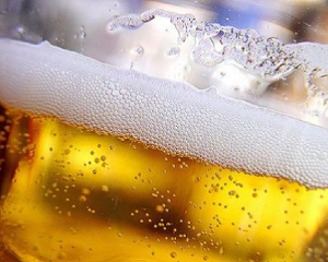 Трезвые водители в Чехии получат безалкогольное пиво