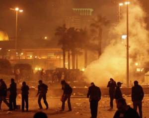 Египтян подстрекают снова выйти на улицы