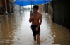 Китай евакуював 190 тисяч жителів острова Хайнань через шторм