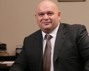 У Азарова кажуть, що ведмедів у ресторанах примушують пити горілку