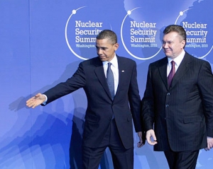 Янукович пригласил Обаму