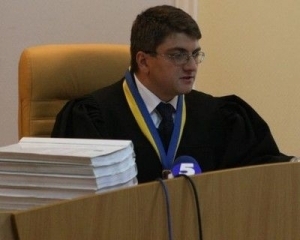 Суддя Кірєєв покритикував Тимошенко і відпустив Азарова