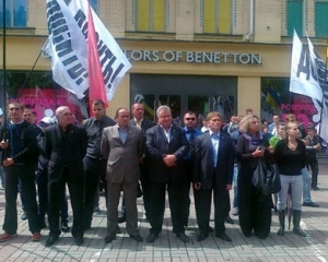 У Печерському суді опоненти Тимошенко влаштували &quot;грошовий&quot; дощ