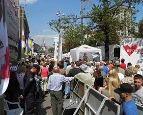 Януковича хочуть віддати під розстріл