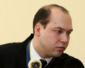Суддя Вовк вперто каже Луценку "ні"