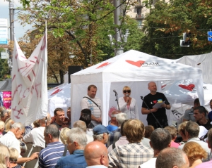 Люди будут караулить под СИЗО, пока не выпустят Тимошенко