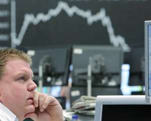 Инвесторы панически распродают акции и убегают в наиболее безопасные активы