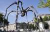 Скульптура гигантского паука путешествует по Швейцарии