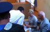 Сторонники Тимошенко передали ей букет белых роз