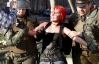 В Чили полицейские и студенты продолжают калечить друг друга