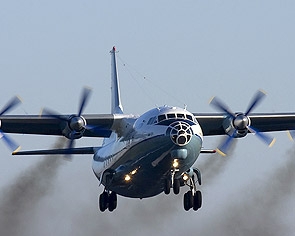 На місці катастрофи російського Ан-12 уцілілих не знайшли