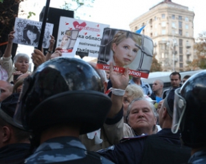 Тимошенко привезли в Печерский суд