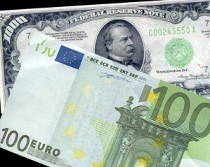 В Украине немного подешевел евро, доллар покупают по 7,98 гривен
