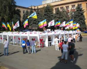 В Днепропетровске устанавливают палатки против диктатуры