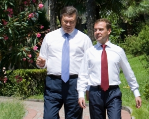 Медведєв вимагає від Януковича виконувати &quot;газовий контракт&quot; Тимошенко