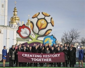 Украина и Польша празднуют 300 дней до Евро-2012