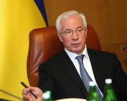 Азаров дав Присяжнюку 200 мільйонів на оптові ринки