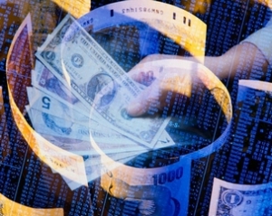 В Україні продовжив дорожчати євро, долар купують по 7,99 гривень
