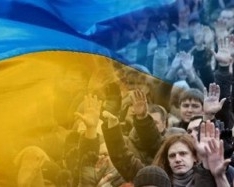 Украинцы считают себя патриотами, но сожалеют о прошлом - опрос