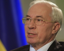 Азаров заявил, что из-за России в Украине может стать меньше валютных запасов