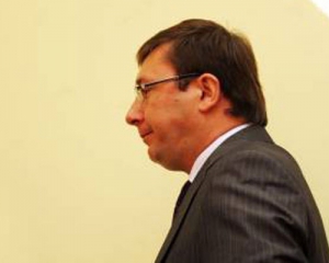Луценко: "Ющенко плюнув у Тимошенко"