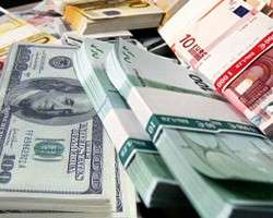 В Украине незначительно подешевели доллар и евро