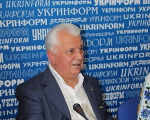 Кравчук не хочет идти в суд над Тимошенко, потому что там "яйцами швыряют"