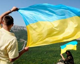 Перед Днем Незалежності масово розкуповують прапори
