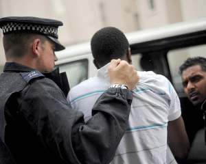 Великобритания депортирует 150 иностранцев за погромы