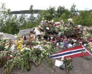 Родственники жертв Брейвика почтили память погибших