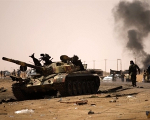 Правительство Каддафи призвал повстанцев и НАТО к перемирию