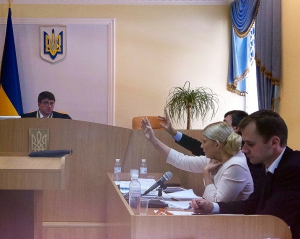 Кірєєв зачитує матеріали справи Тимошенко, вона вважає їх сфальсифікованими