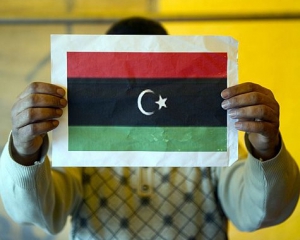 Посольство Ливии в Украине вывесило флаг повстанцев