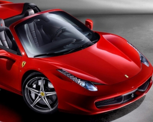 В сеть выложили первые фото суперкара Ferrari 458 Italia
