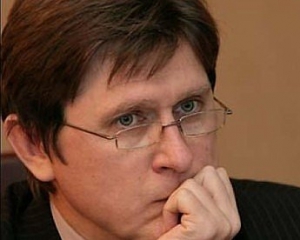 Законопроектом об импичменте Яценюк демонстрирует свою оппозиционность - политолог 