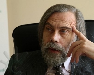 Опозиція зганьбила День незалежності, а влада - перестрахувалася - експерт