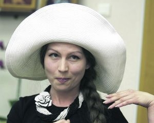 Лада Лузіна свій улюблений головний убір називає &quot;мій пиз…й капелюх&quot;