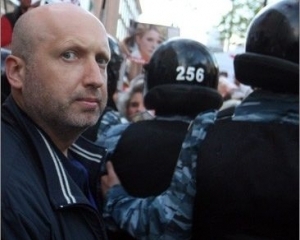 В МВД не исключают, что на Турчинова заведут дело