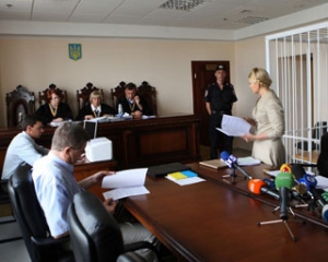 У Тимошенко попросили суд возбудить дело и против Януковича