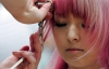 Японцы режут волосы и работают по выходным для уменьшения использования электроэнергии