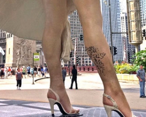 На статуї Мерилін Монро в Чикаго вандали намалювали графіті