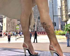 На статуи Мэрилин Монро в Чикаго вандалы нарисовали граффити
