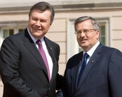 Янукович собирается в Польшу, где его могут спросить про Тимошенко