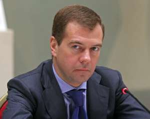 Медведєв сказав, що Азаров не розуміє закони політичного життя і спілкування між державами