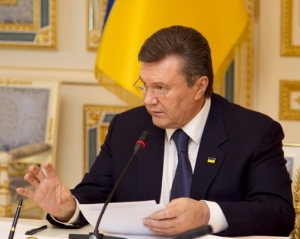Янукович звільнив голову Вищої атестаційної комісії