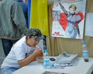 Міліція наказала прихильникам Тимошенко прибрати три намети з Хрещатика