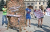 У Черкасах протестували проти Табачника-"козла"
