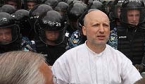 Турчинов до міліції поки не ходив - там ще збирають матеріали