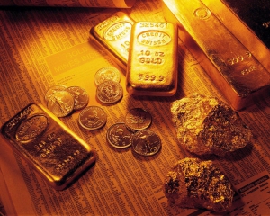 Золото рекордно подорожало: Инвесторы бегут от европейского кризиса