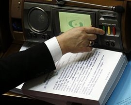Рада вирішила - пенсійна реформа запрацює з 1 жовтня. Справа за Януковичем
